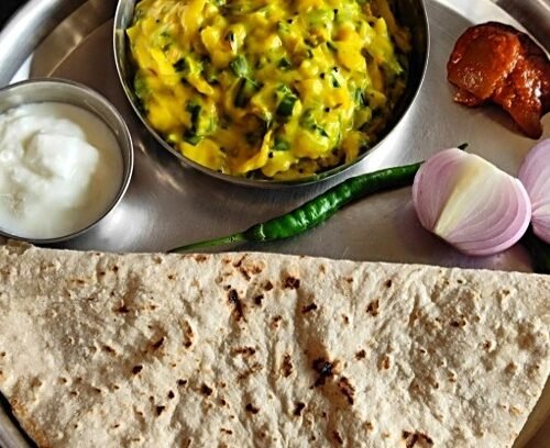 Pithla Bhakri Recipe | Foodcazt | Recipes | Food Magazine